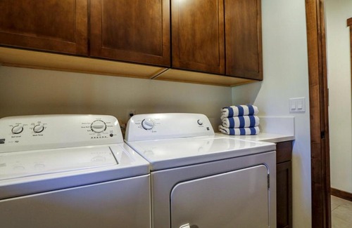 Stonegate House | Gray Bear 446 Home