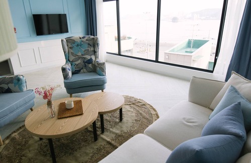 Chungmu Hotel | Gray Boutique hotel