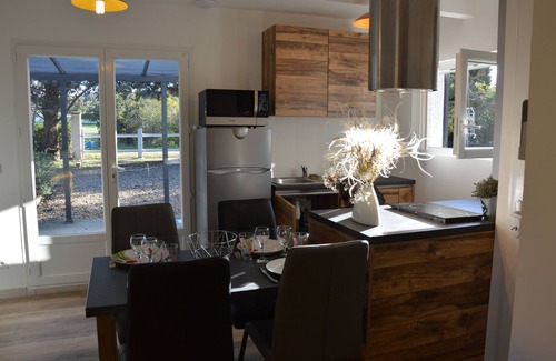 Montfrin House | Gray flamingo house