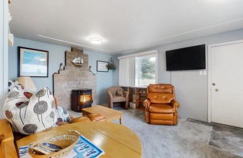 Coos Bay House | Gray Goose Beach Cottage