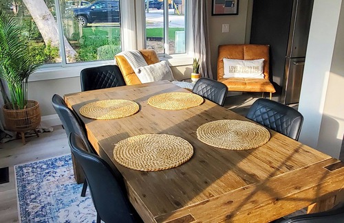 Grand Bend Cottage | Gray Haven: Booking Summer 2025! 30s walk to Beach! Lake View Patio, Hot Tub