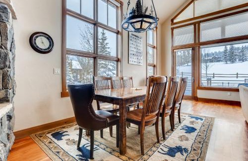 Stonehaven House | Gray Moose