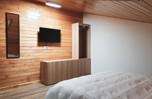 Voineasa Cabin | Gray River Resort