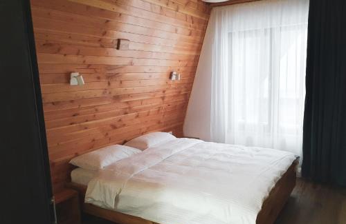 Voineasa Cabin | Gray River Resort