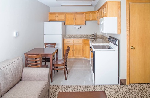 West Yellowstone Hotel | Gray Wolf Inn & Suites