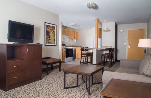 West Yellowstone Hotel | Gray Wolf Inn & Suites