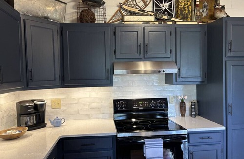 Townsend Cabin | "Gray Wolf" Newly Renovated Cabin w/Sauna!