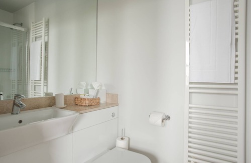 Bath Bed & Breakfast | Grays Boutique B&B