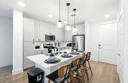 Downtown Fort Worth Condo | Grayson 13012 Luxury Living DT Fort Worth 2B2B