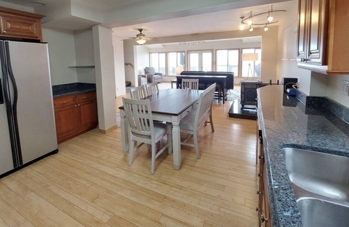 Estral Beach Cottage | Great Lake Cottage Estral Beach Village