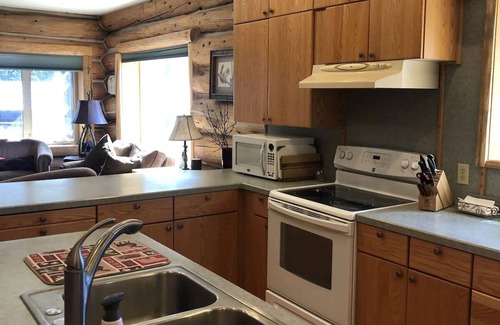 Cooke City-Silver Gate Apartment | Great 1 bedroom apartment in Cooke City