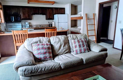 Ketchum Condo | Great 1 (plus) bedroom condo. This is the best location in Ketchum!