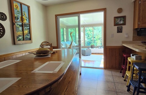 Middleville House | Great 2 bedroom home in the country and close to shopping and wildlife.