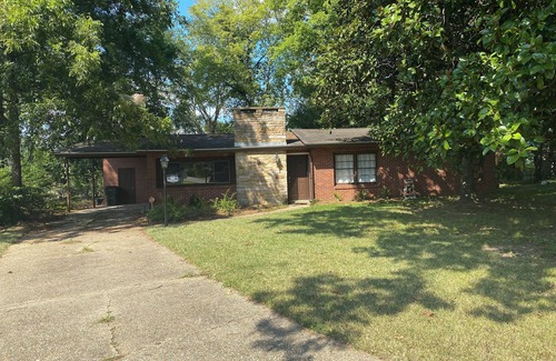 Tuscaloosa House | Great 2-bedroom house for Gamedays of a Family getaway! Only 2.8 miles to BDS!