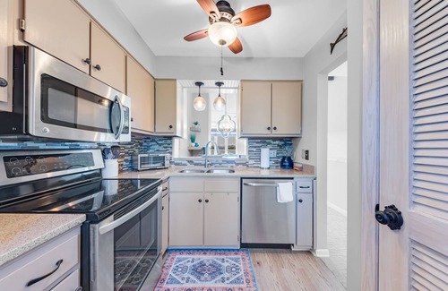 Seabrook Island House | Great 2 BR Villa! Marsh/Distant Ocean Views! Neighborhood Pool! Near Kayak Dock!