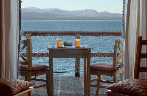 San Carlos de Bariloche House | GREAT 3BEDR HOME ON THE LAKE SHORE (H50)