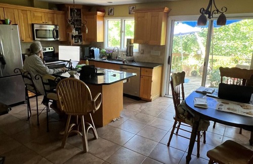 Montville Apartment | Great 4 Bedroom Lakehouse Property