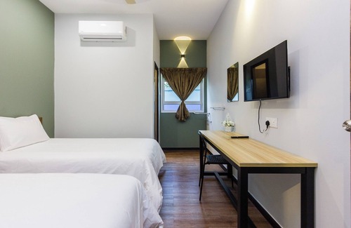 Benggali Hotel | Great 5BR Garden Inn by uBook