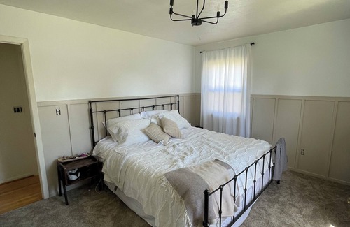 Lewiston House | Great 6 bedroom family size home!
