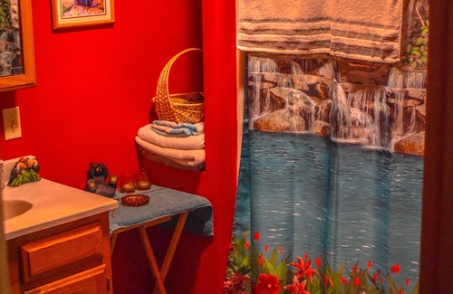 Town of Bellmont Cottage | Great Adirondack waterfront cottage w/fireplace 10mins from Skiing!