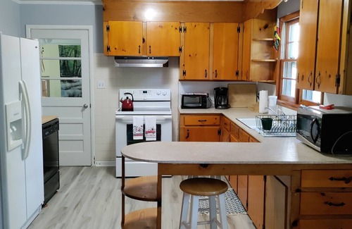 Kingston House | Great American Getaway- Small lake town near Knoxville.