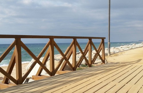 Vilassar de Mar Apartment | Great apartment on the beach, very close to Barcelona. First sea line