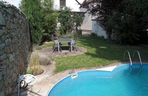 Laubenheim Apartment | Great apartment in Mz-Laubenheim, bus/train station nearby