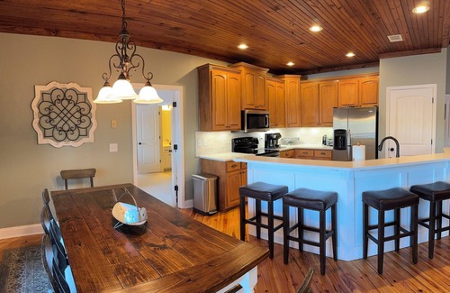 Pleasure Point House | Great Auburn game day location!