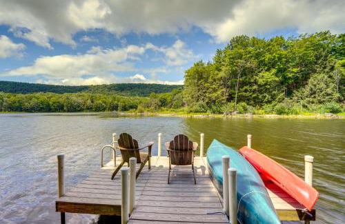 Glendale House | Great Barrington Lakeside Getaway with Kayak and Grill