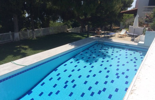 Theologos Villa | Great beachfront villa with private pool and garden for 10/12 people