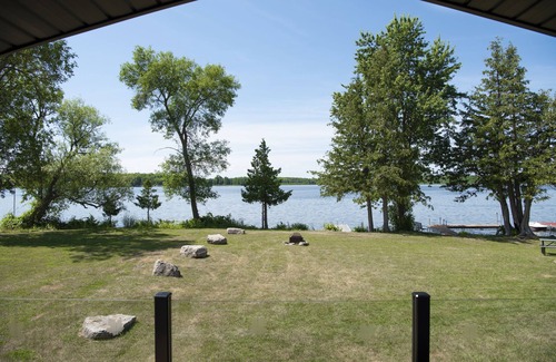 Campbellford Apartment | Great Blue Resorts - Woodland Estate
