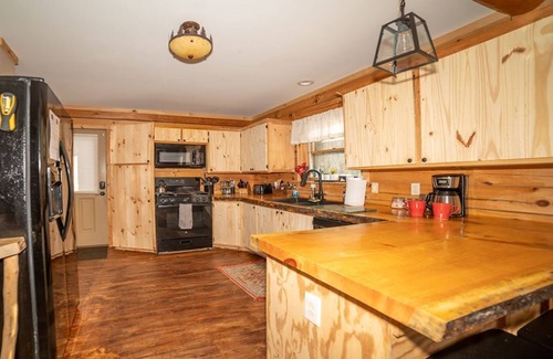 Jackson House | Great Cabin in the country with hot tub