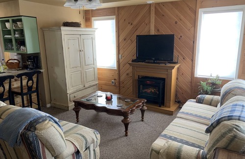 Tuscumbia Cabin | Great Cabin on Osage River in Tuscumbia, MO