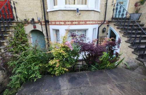 Arbury Apartment | Great Central self-contained flat