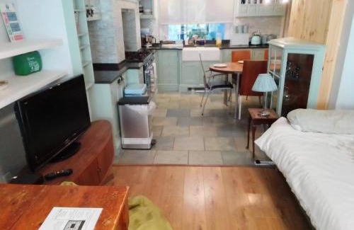 Arbury Apartment | Great Central self-contained flat