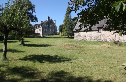 Sauvat House | Great Character house surrounded by a park, overlooking the volcanoes