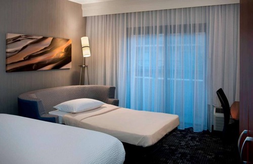 Whippany Hotel | Great Choice in Whippany! Close to Stobaeus Park, Pet-Friendly!