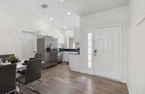 Thousand Oaks House | Great Community, amazing private pool, near Disney!