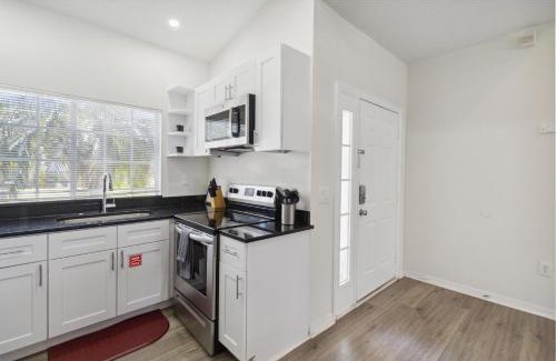 Thousand Oaks House | Great Community, Amazing Private Pool, Near Disney!