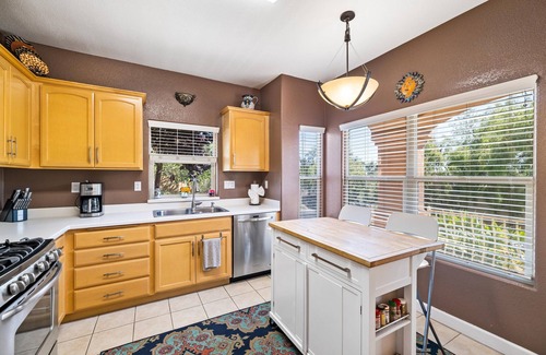 Santa Barbara Condo | Great Condo with easy 5 minute access to beaches, downtown, and the airport