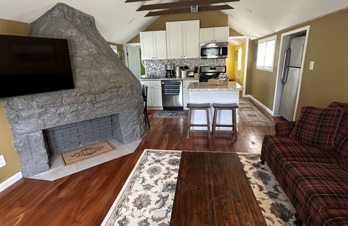 Utica Cottage | Great Cottage located in the East Utica Albany Hill area.