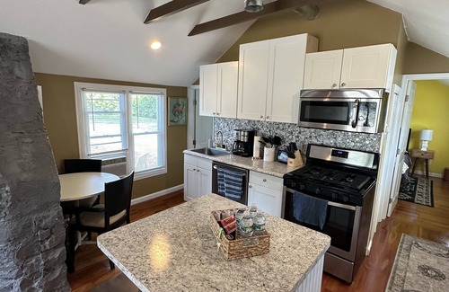 Utica Cottage | Great Cottage located in the East Utica Albany Hill area.