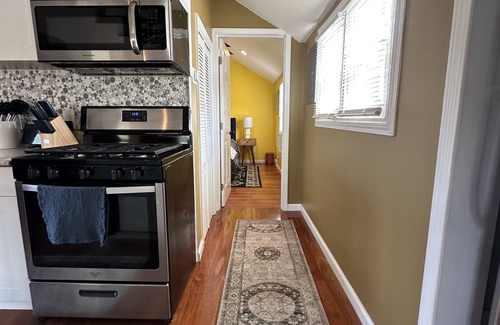 Utica Cottage | Great Cottage located in the East Utica Albany Hill area.