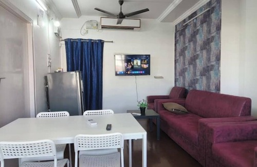 Yousufguda Apartment | Great CoupleFriendly family room's Banjarahillsrd7