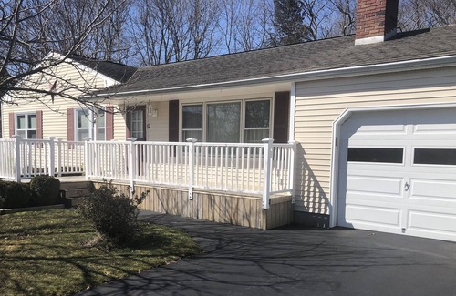 Center Moriches House | Great deal 3B/2B Home just 10 min from Hamptons!