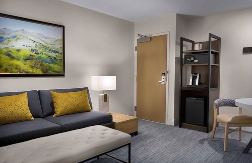 Milpitas Apartment | Great Deal! Modern Living Near Winchester Mystery House! Outdoor Pool Available!