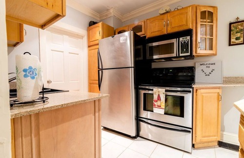 Dixon Park Condo | Great Downtown Condo With Pool!