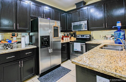 McAllen Condo | Great Escape- Family-sized condo with pool/gameroom & outdoor gazebo