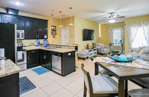McAllen Condo | Great Escape- Family-sized condo with pool/gameroom & outdoor gazebo