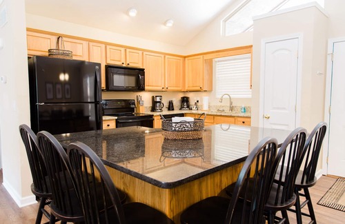 Lakeside Estates House | Great Escape is Waterfrnt, 9 bdrms, perfect for family vacations and holidays